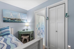 Interior - Oceania Beach Club 603 (New Smyrna Beach)