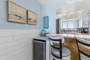 Interior - Oceania Beach Club 603 (New Smyrna Beach)