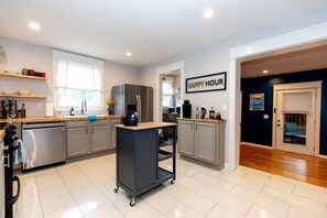 House (3 Bedrooms) | Interior - Casa Azul: King Bedsclose to Broadwayhot Tub! (Nashville)