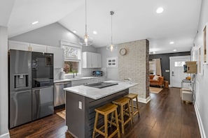 Interior - Space Cowboy - Firepit, Huge Yard, Close2downtown (Nashville)