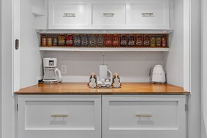 Interior - Space Cowboy - Firepit, Huge Yard, Close2downtown (Nashville)