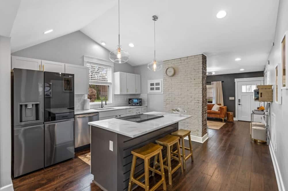 Space Cowboy - Firepit, Huge Yard, Close2downtown