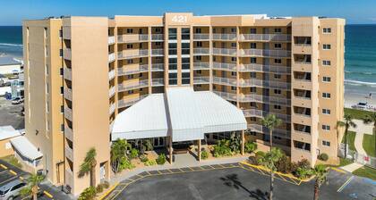 Oceania Beach Club 702