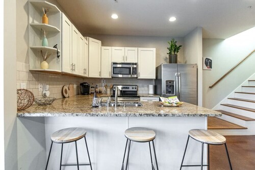 Charming Retreat Near Music Row & Vanderbilt