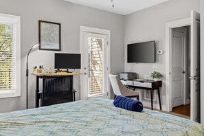 Interior - I Love Nashville Near Music Row Free Parking (Nashville)