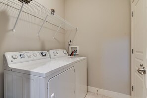 Interior - I Love Nashville Near Music Row Free Parking (Nashville)