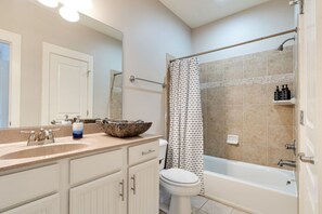 Interior - Bring Friends - Nashville Extra Large Rental Condo (Nashville)