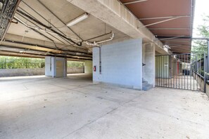 Interior - Bring Friends - Nashville Extra Large Rental Condo (Nashville)