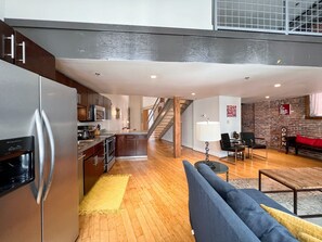 Interior - Elvis (Nashville)