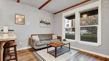 Apartment (1 Bedroom) | Interior