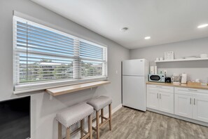 Interior - 8820 Rocky Creek Drive Unit B (Tampa)