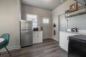 Interior - Updated Condo in Heart of Tampa 1569 (Tampa)