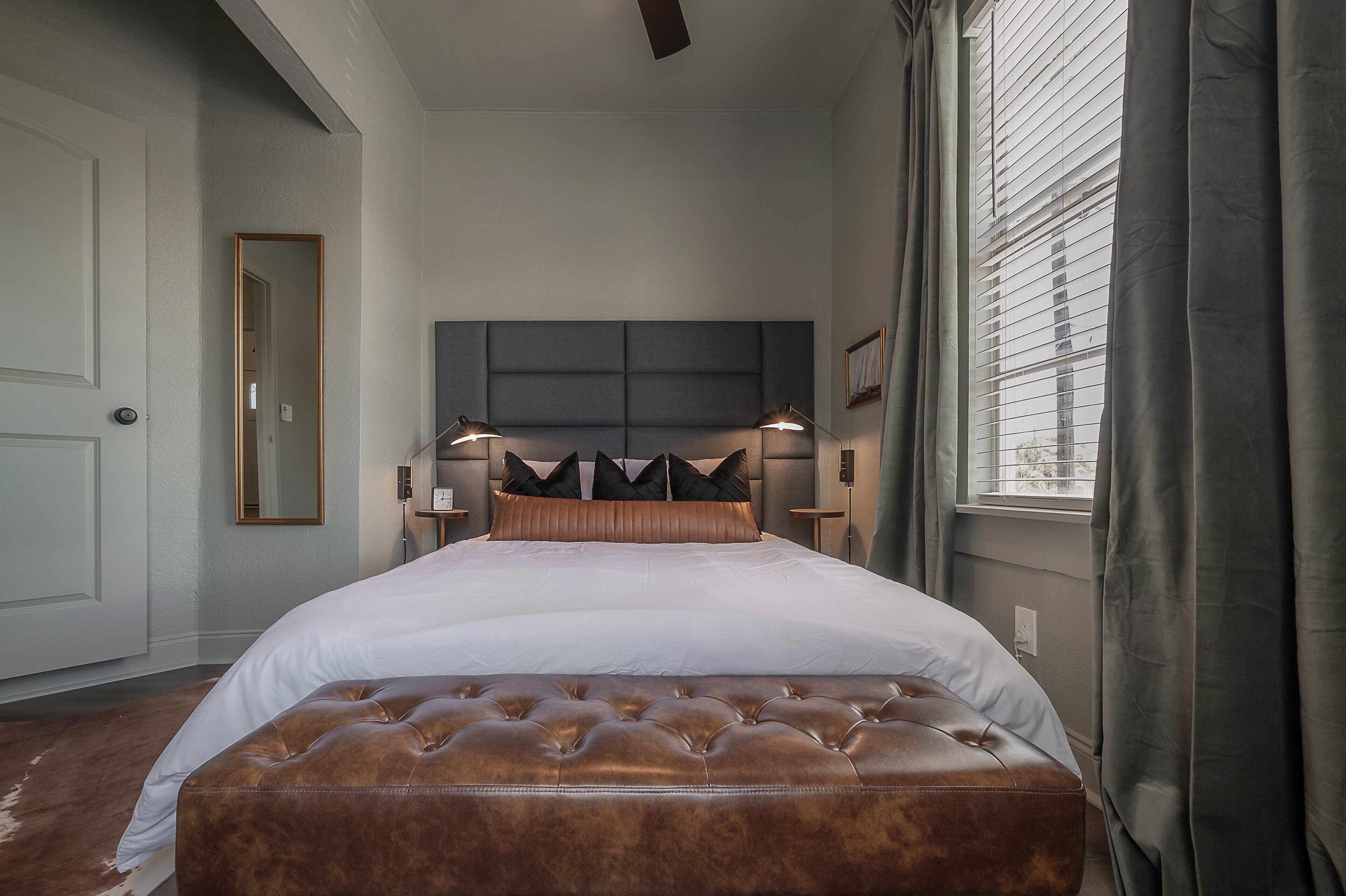 1 bedroom, bed sheets