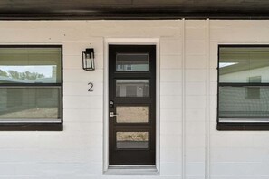 Interior - Near Johns Pass 1 Block From Gulf Shores Treasure Island (Treasure Island)