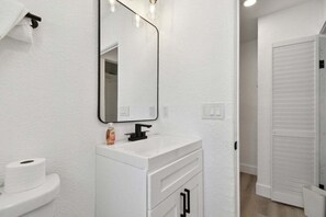 Apartment (1 Bedroom) | Interior - Treasure Island Escape (Treasure Island)