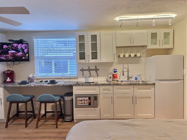 Interior - Beach Road - Capri (Siesta Key)