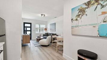 Apartment (1 Bedroom) | Interior