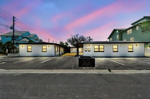 Apartment (1 Bedroom) | Interior - 117 127th Ave E Unit 3 (Treasure Island)