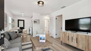 Apartment (2 Bedrooms) | Front of property