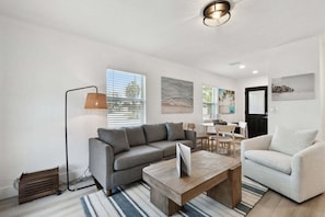 Interior - One Block From Gulf Shores Treasure Island John's Pass Boardwalk (Treasure Island)