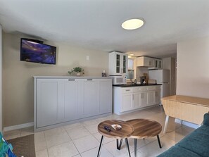 Interior - Beach Road - Bari (Siesta Key)