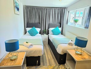 4 bedrooms, iron/ironing board, WiFi, bed sheets