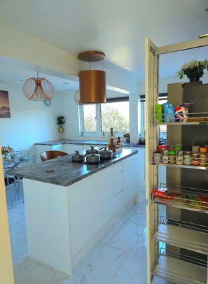 Microwave, oven, stovetop, dishwasher