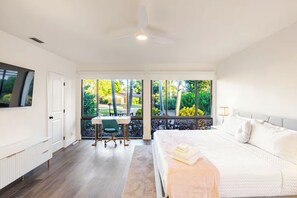 4 bedrooms, desk, iron/ironing board, travel crib