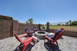Terrace/patio - Beautiful 3-bedroom house in Peoria with AC - 4 miles from State Farm Stadium. (Peoria)