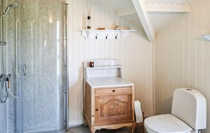 Shower - 3 bedroom nice home in Haarby (Haarby)