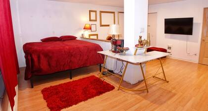 Royal Red Studio - Long Term Stay