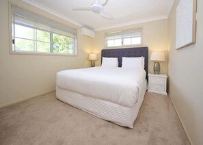 5 dormitorios, escritorio, tabla de planchar con plancha y wifi