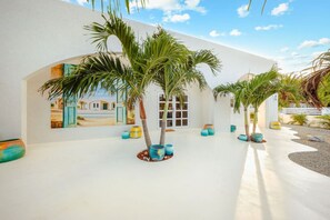 Terrace/patio - Soulful Escape – Spacious 5BR Villa by Bocobay (Noord)
