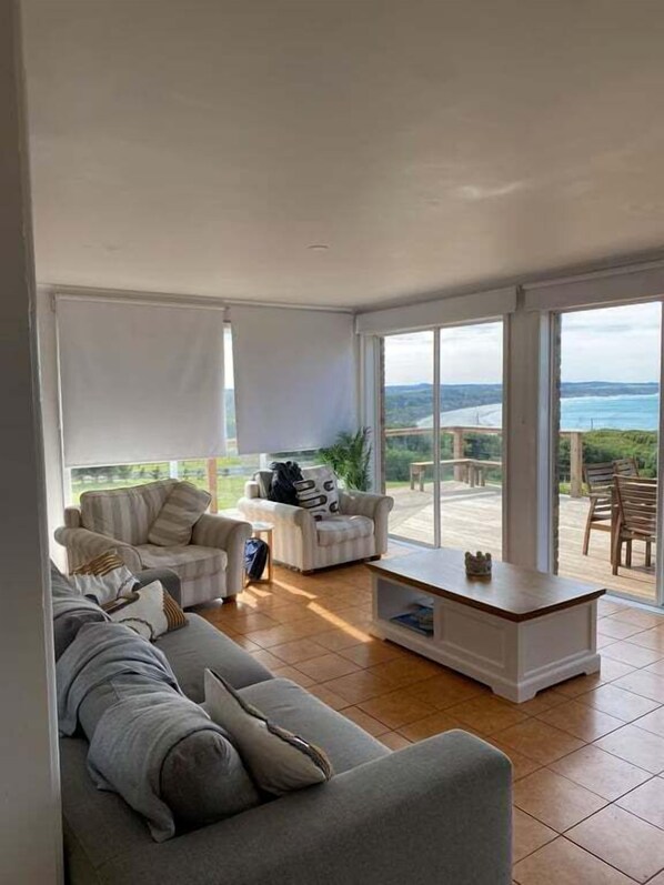 Living area - Bayviews on Bridgewater (Portland North)