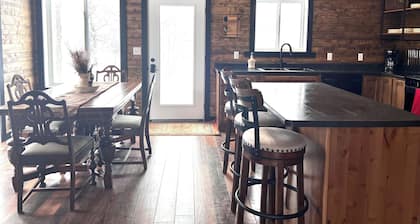 New 3-bedroom lake front cabin with hot tub - 18 miles to Itasca State Park