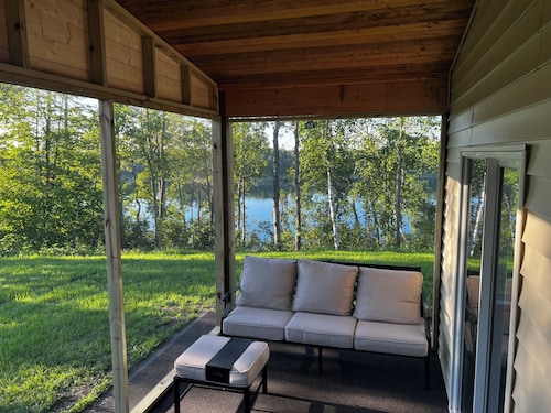 New 3-bedroom lake front cabin with hot tub - 18 miles to Itasca State Park