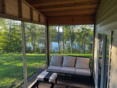 New 3-bedroom lake front cabin with hot tub - 18 miles to Itasca State Park