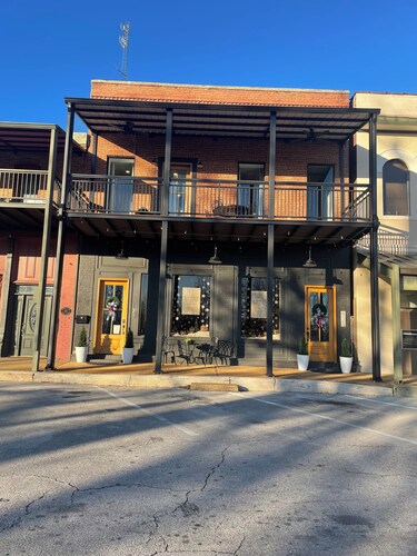 Historic Downtown Charm with Modern Amenities