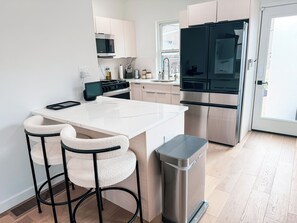 Fridge, microwave, oven, stovetop - Luxury Butler St Home w/ Parking, Perfect for NFL Draft (Pittsburgh)