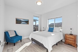 Iron/ironing board, Internet, bed sheets - Riverstone Bliss (Coeur d'Alene)