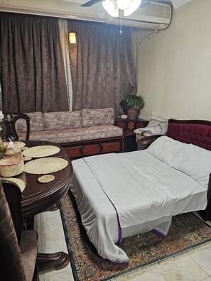 Interior - Classic Apartment 2 Min from River Nile (Cairo)