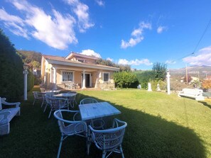 Outdoor dining - Rural house in the heart of De la Vera in Yuste, Imperial retreat (Cuacos de Yuste)