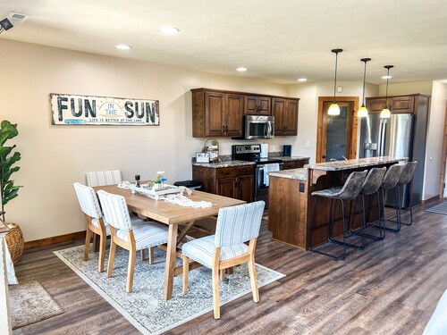 Your Okoboji Getaway: 3BR, 2.5 BA Bridges Bay Resort Cabin w/Resort amenities!