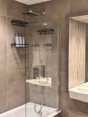 Appartement, 1 chambre, accessible aux personnes à mobilité réduite, fumeurs | Salle de bain
