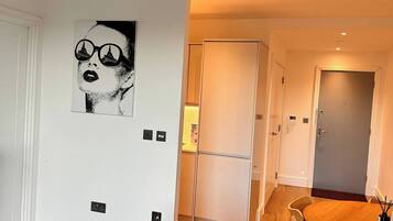 Apartment, 1 Bedroom, Accessible, Smoking | Interior
