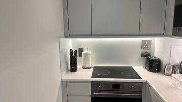 Apartment, 1 Bedroom, Smoking, Private Pool | Private kitchen