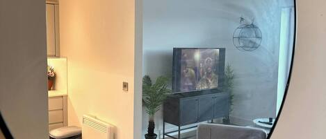 Apartment, 1 Bedroom, Smoking, Private Pool | Room amenity