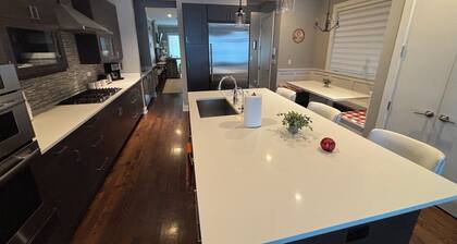 Calling all Cubs Fans: Beautiful 4-bedroom condo across from Wrigley Field