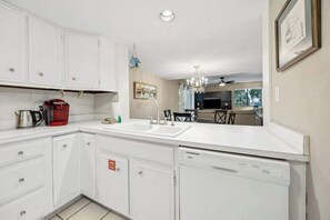 Interior - 2070 Beachwood (Fernandina Beach)