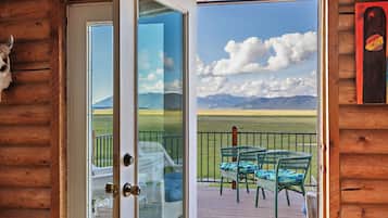 Chalet (4 Bedrooms) | Interior